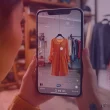 La réalité virtuelle et augmentée transforme le retail: essayages virtuels, showrooms 3D, expériences immersives. Découvrez le nouveau commerce phygital !